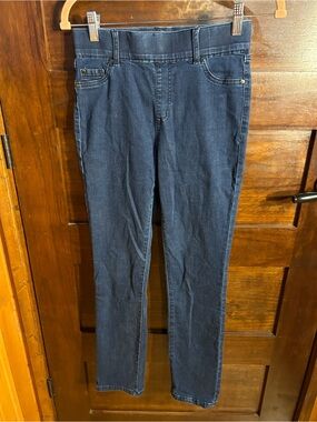 Laura Women’s Straight Leg Jeans in Dark Blue EUC